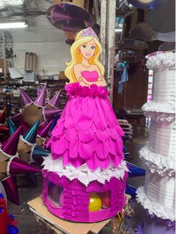 Barbie vestido/ dress piñata