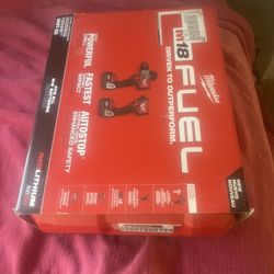 Milwaukee Drill Set