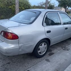 2000 Toyota Corolla