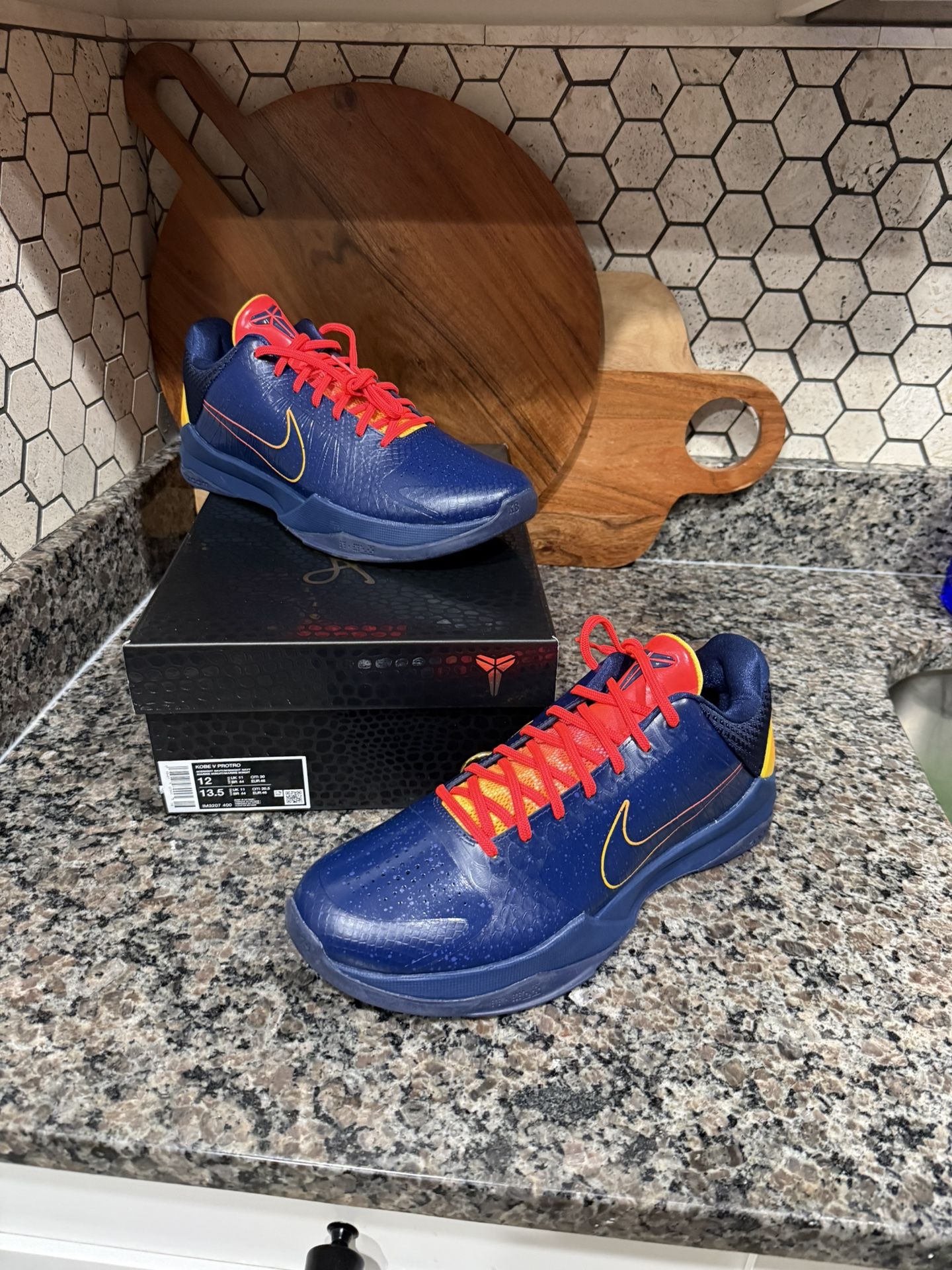 Kobe V Caitlin Clark Size 12M