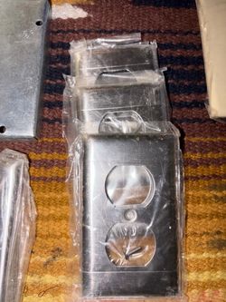 Wallplate lot ! All vintage macom hubbell