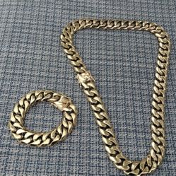New 18k Yellow Gold Cuban Link Chain And Bracelet 