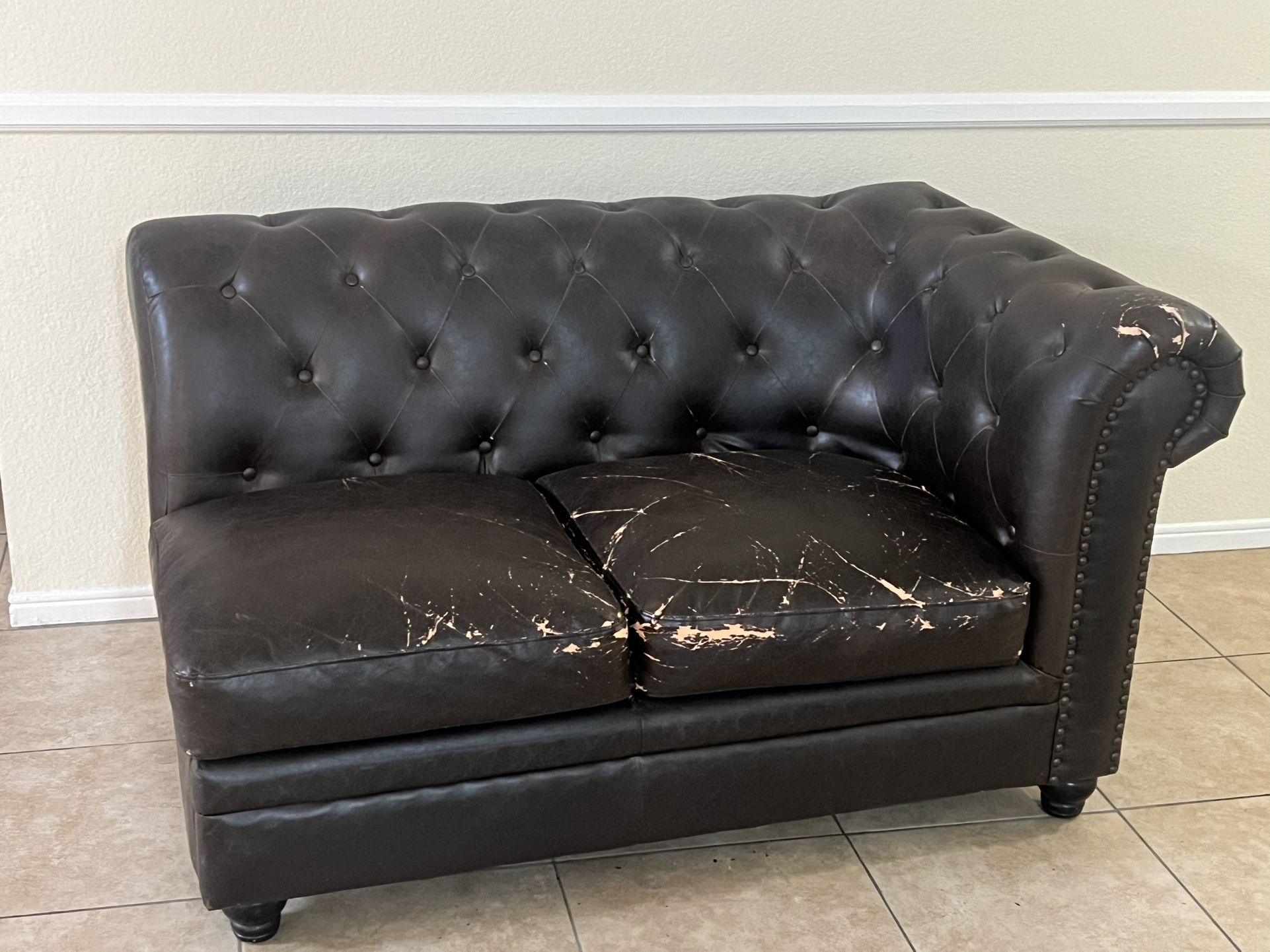 FREE COUCHES