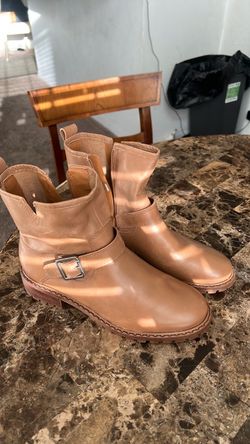 Tan Leather Ankle Boots with Buckle   size 10