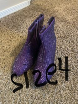 Taylor swift bejeweled shoes