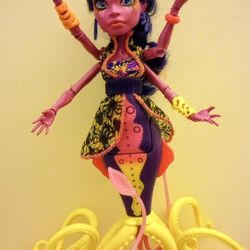 Monster High Great Scarrier Reef Kala Merri Squid Octopus Ghouls Doll 