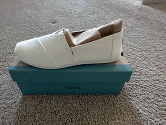 Women’s Toms