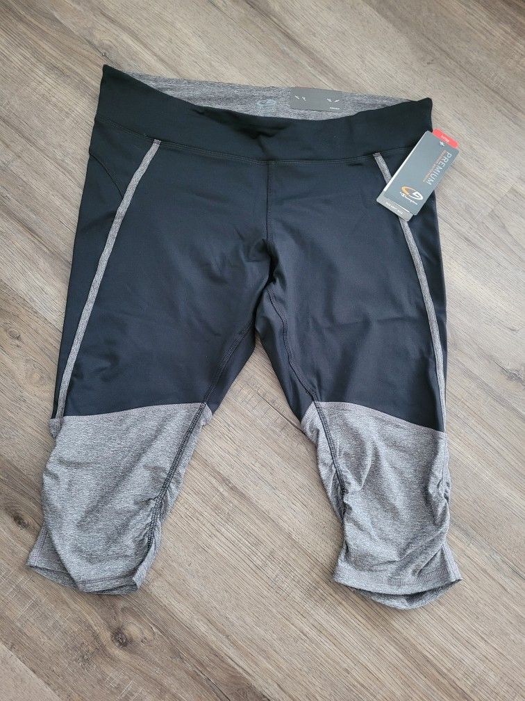 NEW Champion Capri Leggings! Size XXL