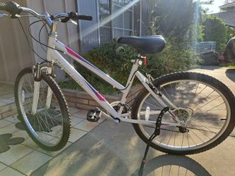 Nishiki Ladies Mtn Bike 26