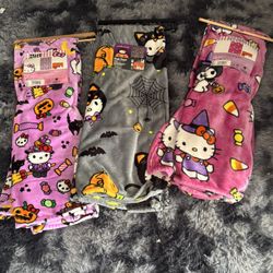 Hello Kitty Halloween Blankets ! 