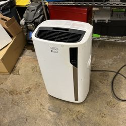 De longhi Portable AC Air Conditioner Lightly Used