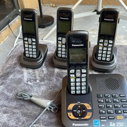 Panasonic cordless home phone system 4 handset