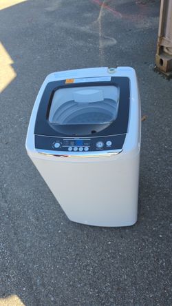 BLACK+DECKER Portable Top Load Washing Machine