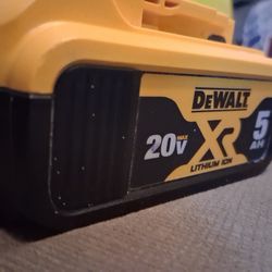 DEWALT DCB2051 20v 5ah Max XR Lithium Ion Power Tool Battery ALMOST NEW!