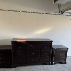 Dresser And 2 Nightstands