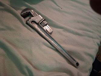 Aluminum pipe wrench
