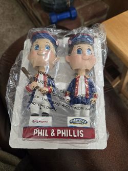 2003 Philadelphia phil and Phyllis bobbleheads