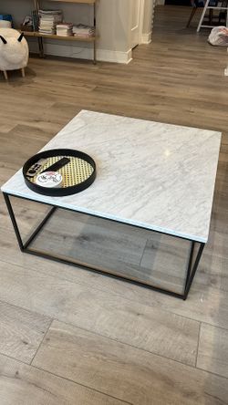 Coffee Table 32 “ SQ west elm Like New