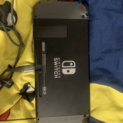 Nintendo Switch / Samsung ChromeBook 4 (2021)