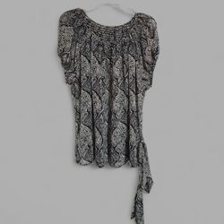 ​🖤 Chic Black & White Paisley Blouse with Tie Detail 🤍