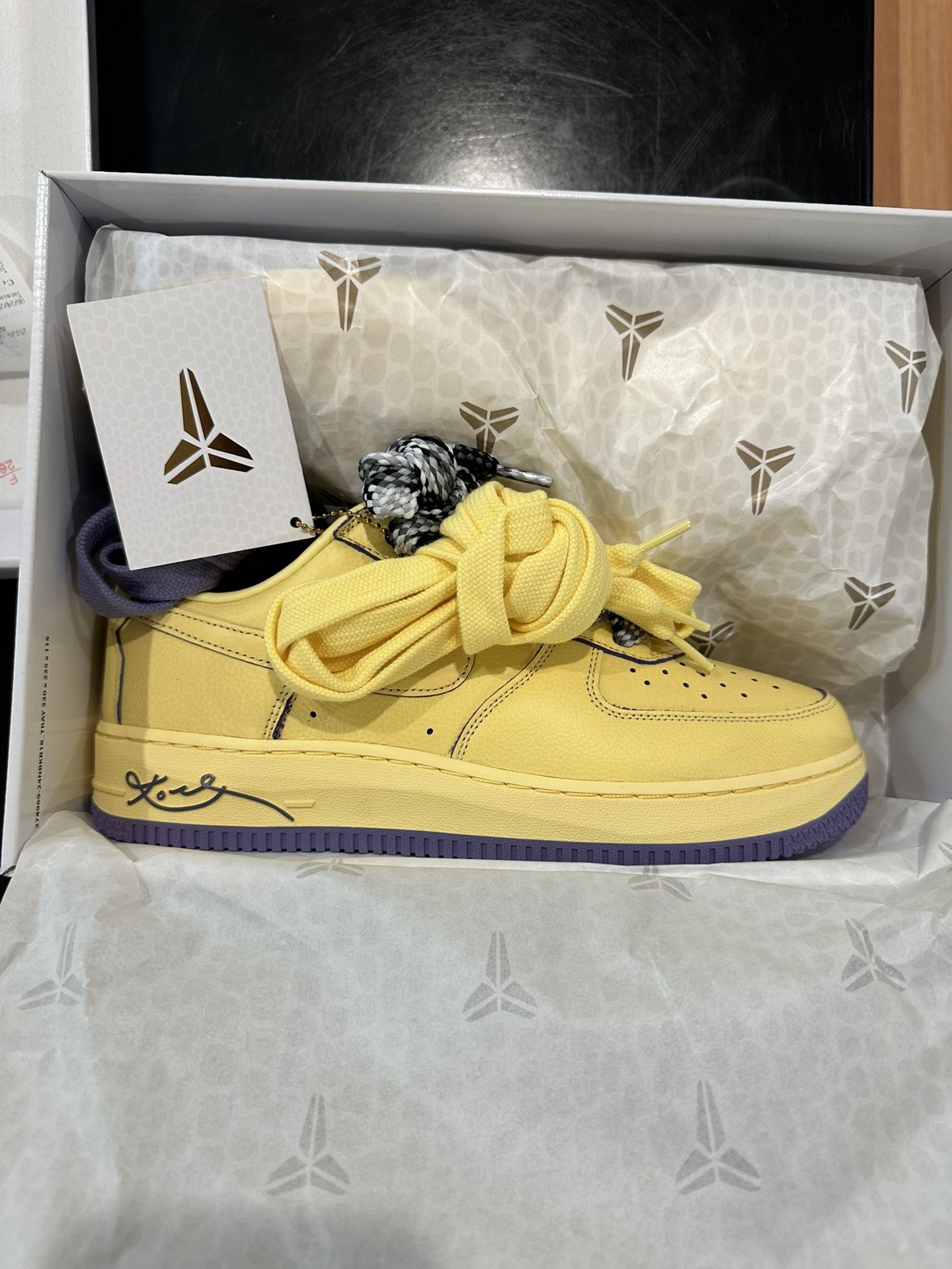 Nike Kobe Air Force One Size 10.5