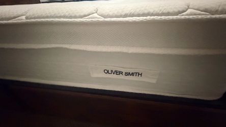 12” queen hybrid mattress