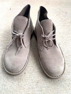 Clarks Desert Boots – Men’s Size 8 – Taupe Suede