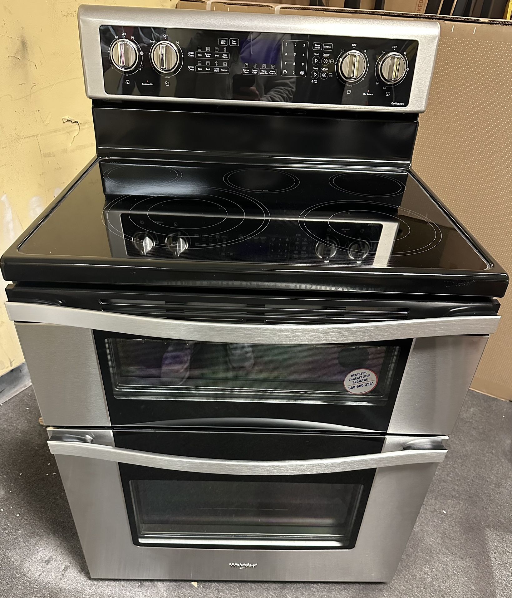Whirlpool Electric Range With Convection