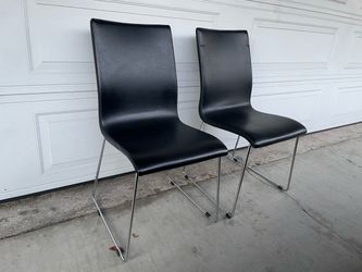 Set of two chairs