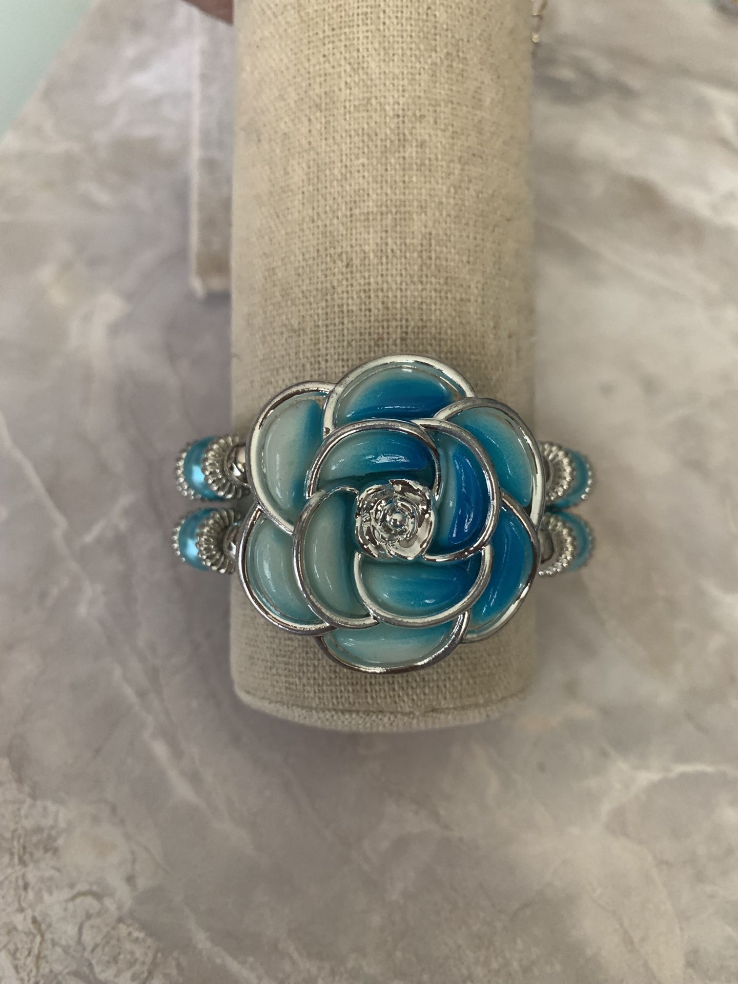 Flower bracelet