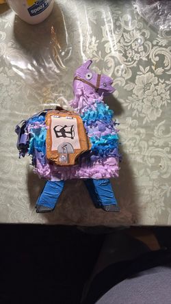 Fortnite Llama Piñata 