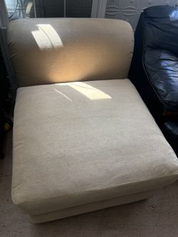 Kreiss Collection Armless Chair