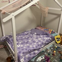 Mihailo Extending House Bed