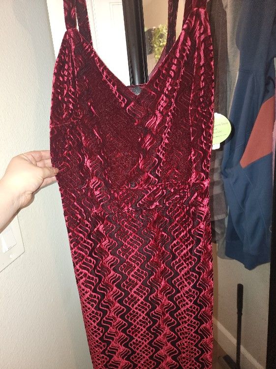 Windsor Red Velvet Long Dress With Side Slit - hulwithkids.com