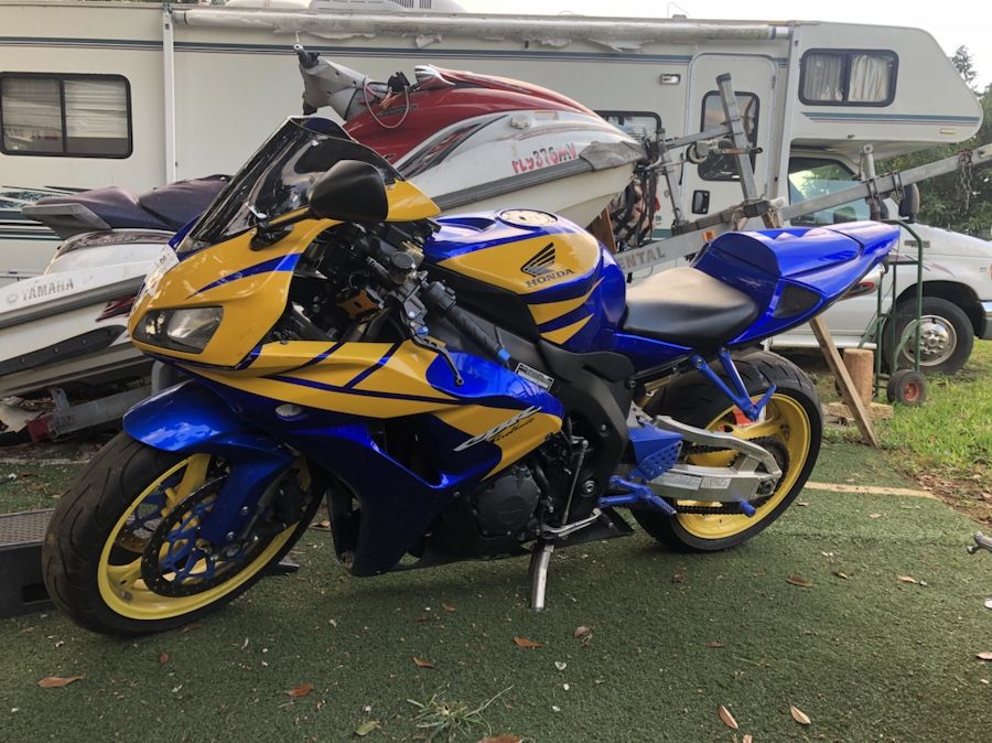 2006 honda Cbr 1000 título limpio