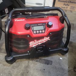 Milwaukee / Rockford Fosgate Job-Siye Tadio / Charger 12-28v