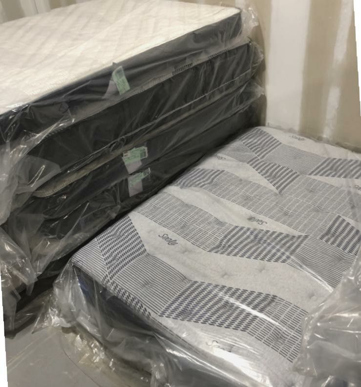 MATTRESS CLOSEOUT! Queen & King