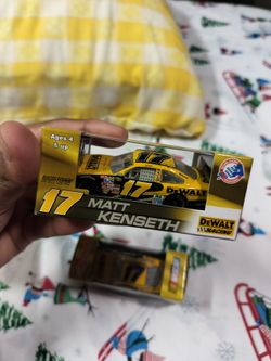 Matt Kenseth #17 DeWalt Tools Ford NASCAR Action 1/64 Scale Diecast Car: New!