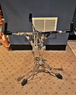 DW 5000 Snare Drum Stand