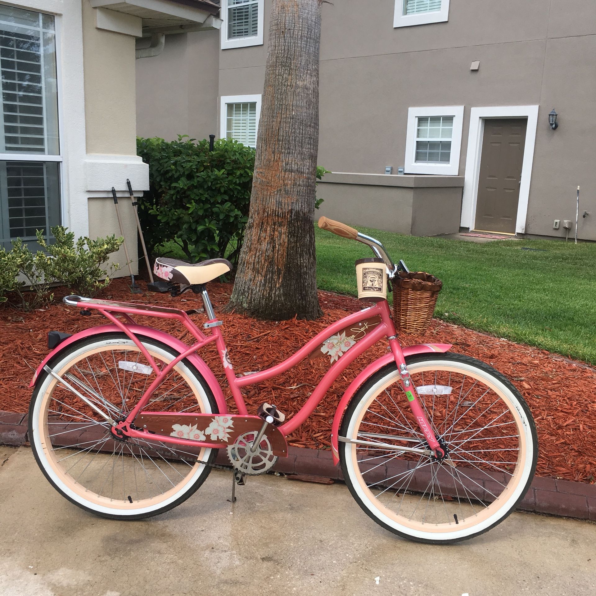 LIKE NEW Pink Womens 26” Huffy Panama Jack Beach Cruiser