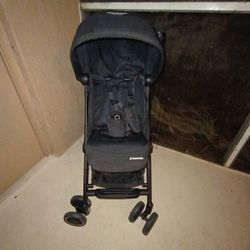 Ultra Compact Stroller - Black maxi cosi Super Deal!