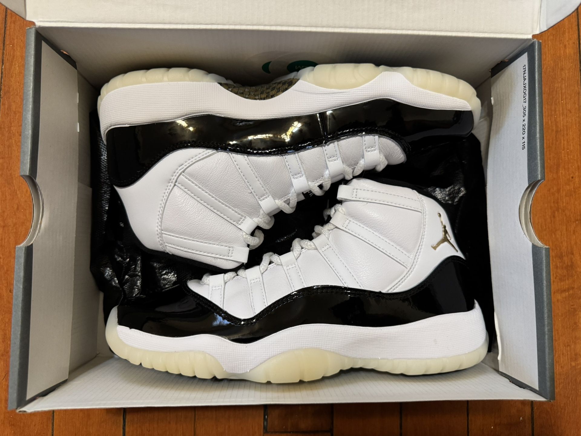 Air Jordan 11 DMP Gratitude size 7y New