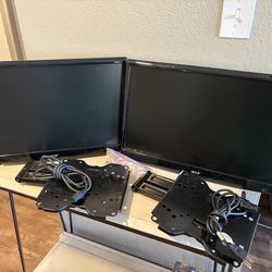 Dual monitors with mounts