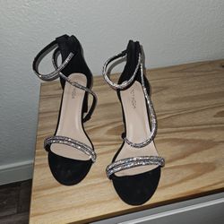 Top Moda Black Heels With rhinestones