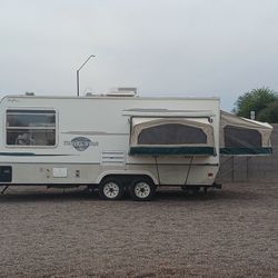 2004 Starcraft Travel Trailer 