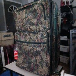 Travel Luggage - Plenty  Of Space & Pockets