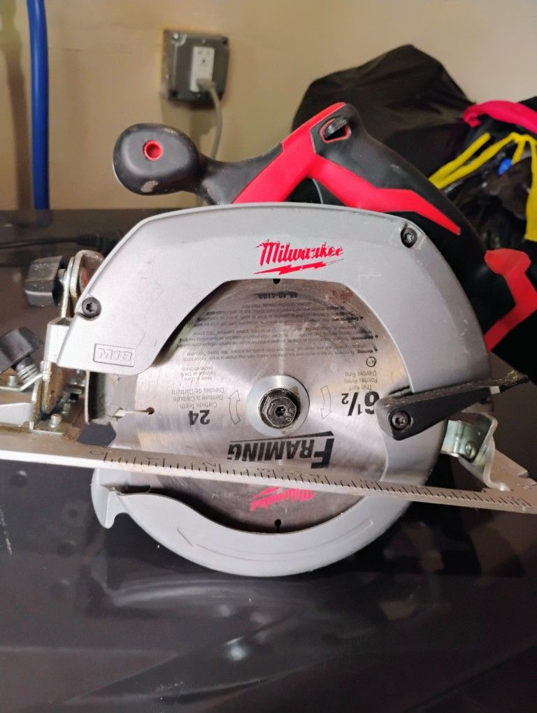 Milwaukee 26-30-20 18V