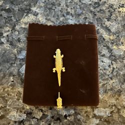 Alligator Gold Toned Pin New 