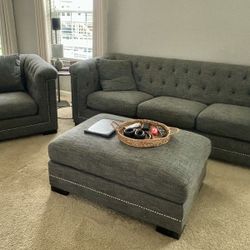 Beautiful 3 Piece Tufted Sofa Set