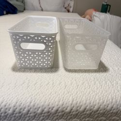 STORAGE CONTAINERS
